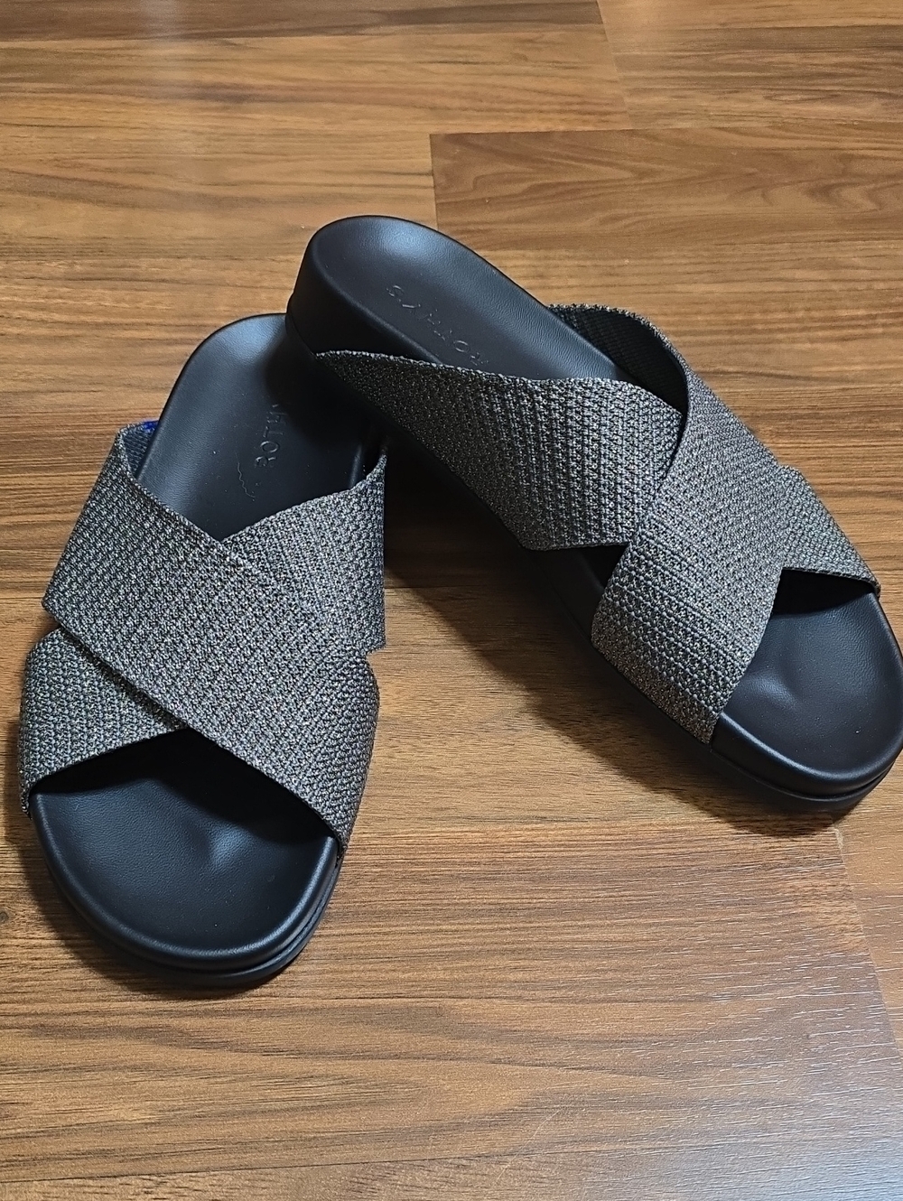 Rothy’s Silver Sand Metallic Crisscross Knit The Weekend Slide Sandals